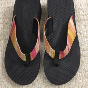 NWOT Wedge Flip flops